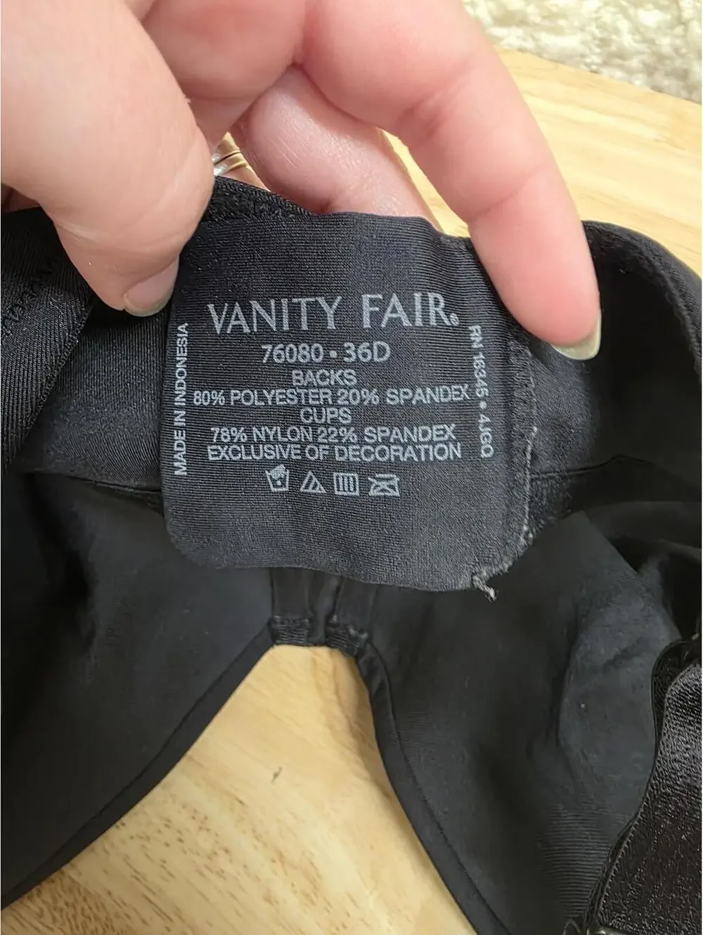 Vanity Fair Women’s Beauty Back Smoothing Minimizer Bra Midnight Black 36D
